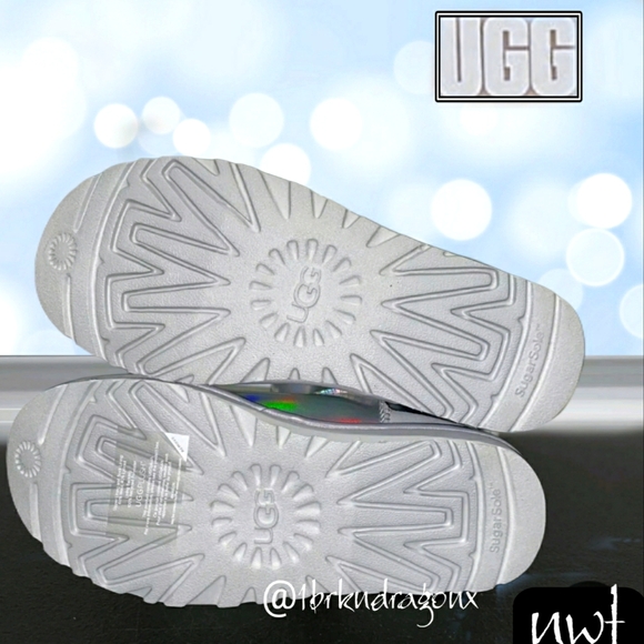 NWT UGG Australia Holographic Icy Silver  Booties Boots Slipon Winter Booties - Picture 3 of 16